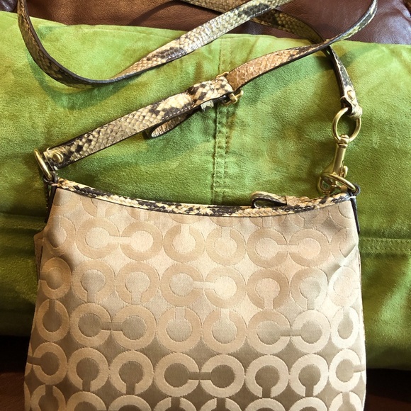 Coach signature fabric cross body bag - Picture 2 of 7